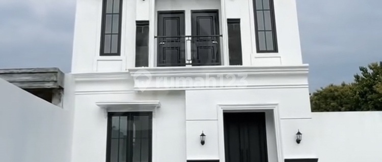 2-Story House in Mangunharji Tembakang Semarang Flood-Free 1