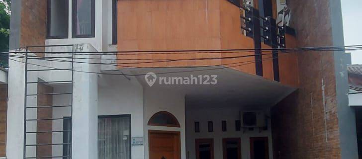 Jual Cepat Rumah 3 Lantai Lokasi Puri Serpong Lingkungan Asri 1