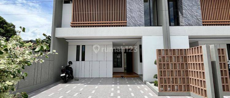 Rumah Mewah 2 Lantai Dalam Ringroad Dekat Kampus UPN Seturan 1