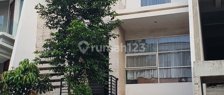 Manyar Permai House PIK 8x25 4+1KT Semi Furnished with BBQ Gazebo 1