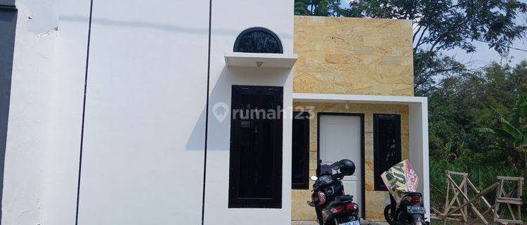 Rumah Gaya Modern Bagus Tinggal Nempati 1