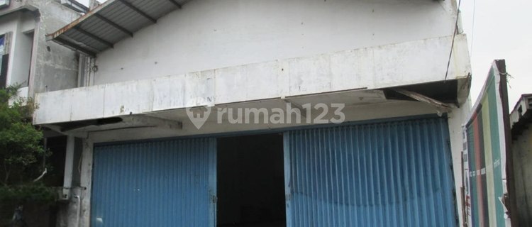 Di SEwakan Ruang Usaha Strategis Karanganyar 1