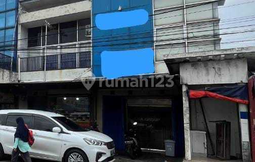 For Sale Cheap Shop House + 4 Kiosks, Strategic Location Near Jl. Juanda Depok 1