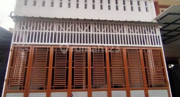 House for Sale in Poris Indah, Suitable for Boarding House. 1