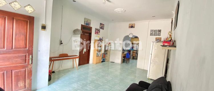 Strategic house between Alam Sutera and Bintaro. 1