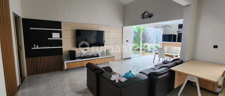 Rumah Cantik Semi Furnish Modern Tatar Jingganegara 1