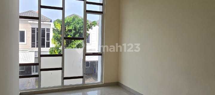 Very Cheap Sale, 2-Story Clean Well-Maintained House in Green Lake City 1