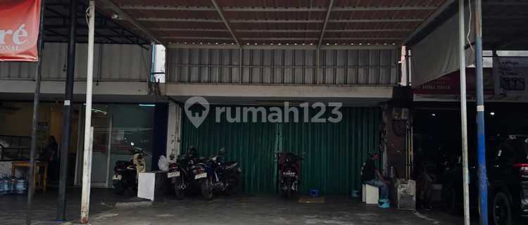 2-Story Shophouse in Taman Semanan Indah, Strategic Area, Spacious Parking 1