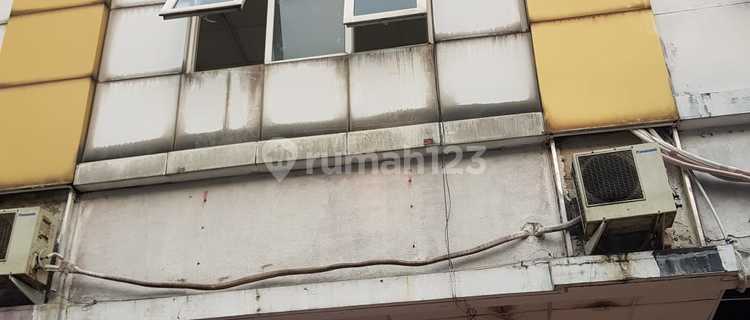 For Rent: Golden Boulevard 3-story shop house ready for use in BSD City - Apriefa 1
