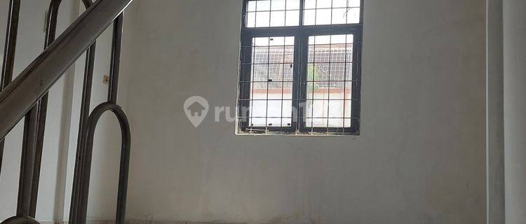 Disewakan Rumah 4 Lantai di Kebon Jeruk Jakbar 1