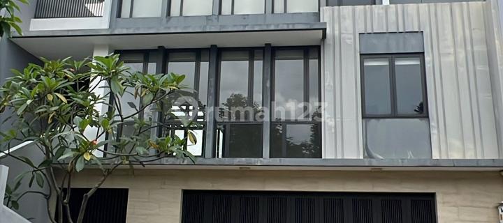 Rent. Rent. House in Lakewood. Navapark, BSD. Tangerang. Good. Beautiful. Semi-furnished. 1