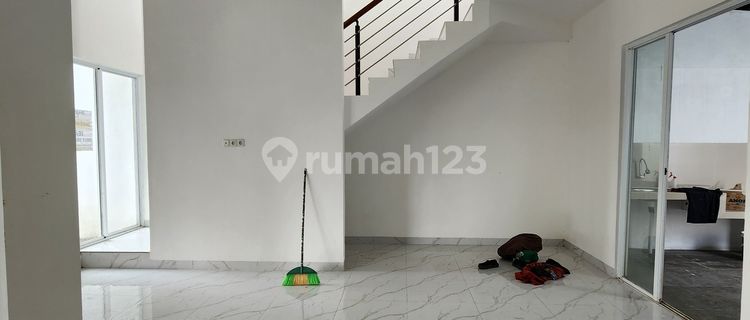 For Rent Fast Royal Sumatera Complex Akasha Cluster House Quickly. 1