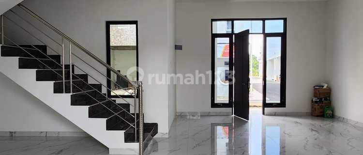 Disewakan Rumah Komplek Ibiza Haus Daerah Amplas Baru Siap Bangun 1