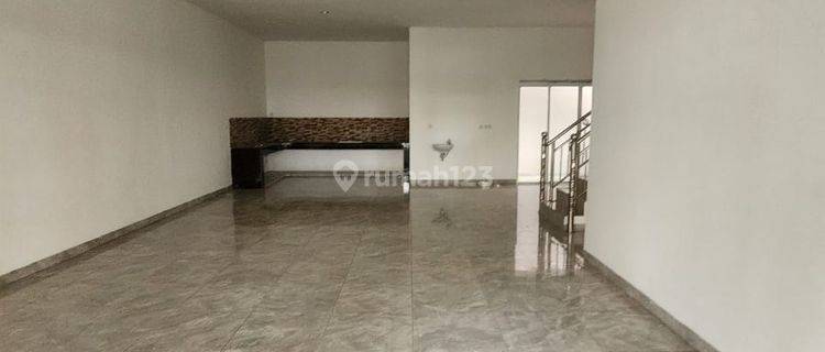 Disewakan Villa Mewah Komplek Merci Type Voorburg Daerah Johor 1