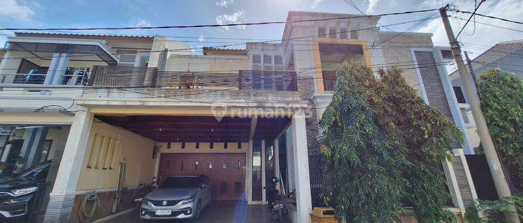 Rumah 2 Lantai Semi Furnished di Kawasan Depok 1