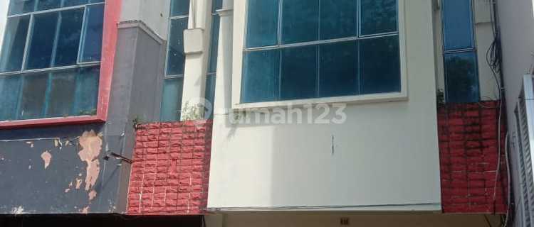 For Rent: Ruko Bahu Mall Facing the Beach 1