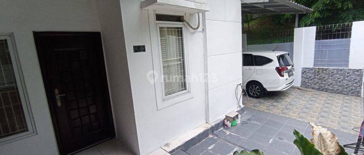 Rumah 1 Lt Dalam Cluster Posisi Di Hook Dan Bagus Sekali  1