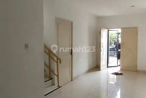 Dijual Rumah Taman Palem Lestari, Rapi, Siap Huni, Bebas Banjir 1