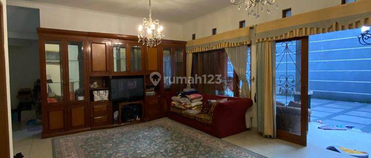 Rumah Mewah Semi Furnished Di Batununggal Molek Kota Bandung 1