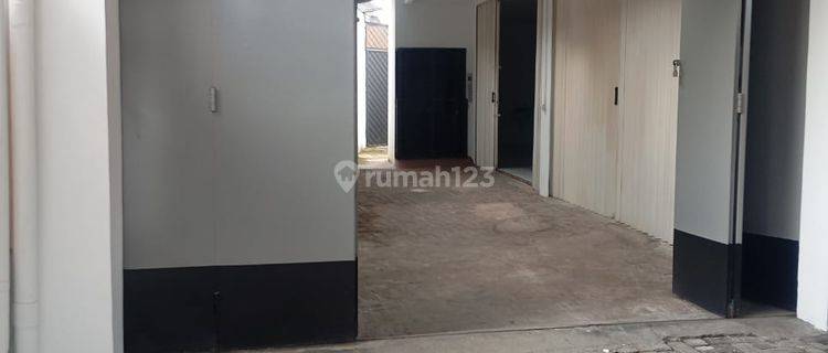 Disewakan Ruang Usaha Siap Pakai 5 Lantai Plus Lift Barang Di A.H.Nasution 1