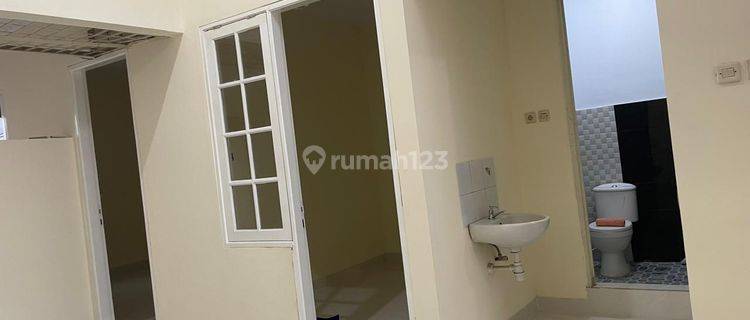 Rumah Siap Huni Di Taman Royal 2, Tangerang. Luas Tanah 6x17 M 1