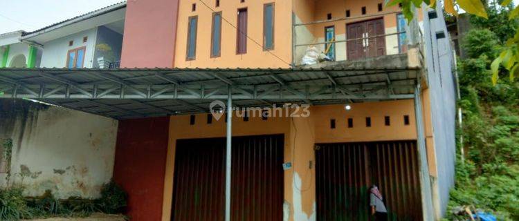 Dijual Ruko 2 Lantai Hub. 085267417101 Di.jl. Damai Blok A No. 39 Rt.28 Samping Masjid Nurussalam, Kelurahan Sidodamai, Kecamatan Samarinda Ilir, Kota Samarinda Provinsi Kalimantan Timur 1