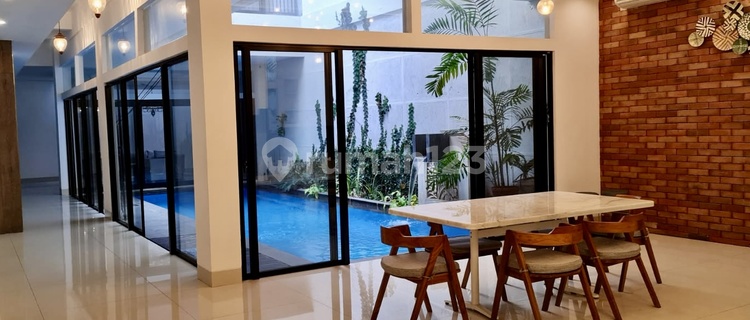 For Rent House in Menteng, Central Jakarta, 5 Bedrooms, Good Condition 1
