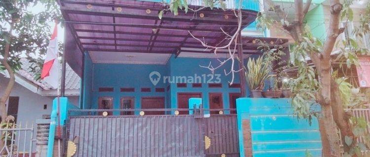 Rumah Cantik 3 Lantai Dengan Desain Modern  1