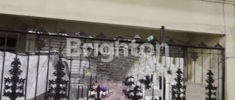 Rumah tengah kota, Banyurip, Surabaya 1