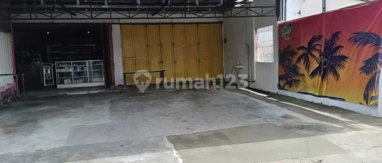 Car-accessible kiosk for rent in Sokaraja. 1