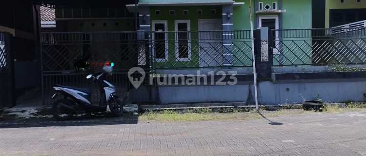 House for sale in Sokaraja residential area. 1