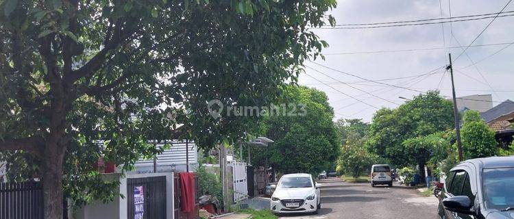 Rumah di Sektor 6 , Tangerang 1
