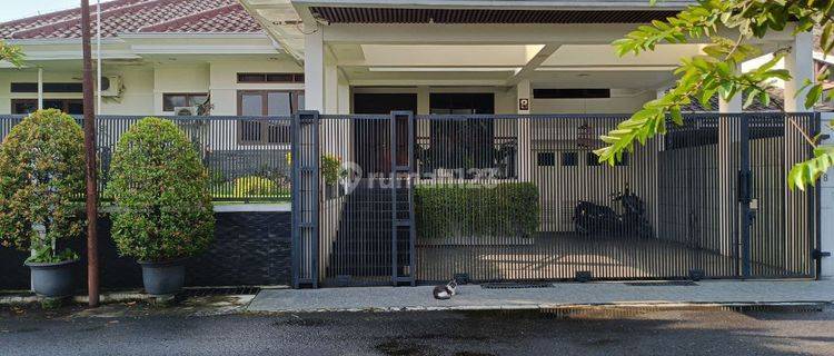 Rumah Mewah 1,5 Lantai Semi Furnished SHM di Geger Kalong, Bandung 1