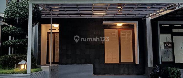 Rumah 2 Lantai Bagus Semi Furnished SHM di Geger Kalong, Bandung 1