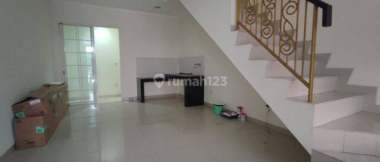 Rumah Green Lake City West Europe Di Sewa Luas 4x12m2 Jakarta Barat 1