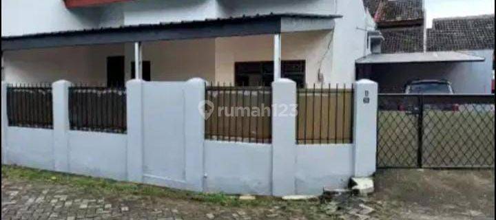 Rumah Ciledug Di Sewa Lt 240m2 Tangerang 1