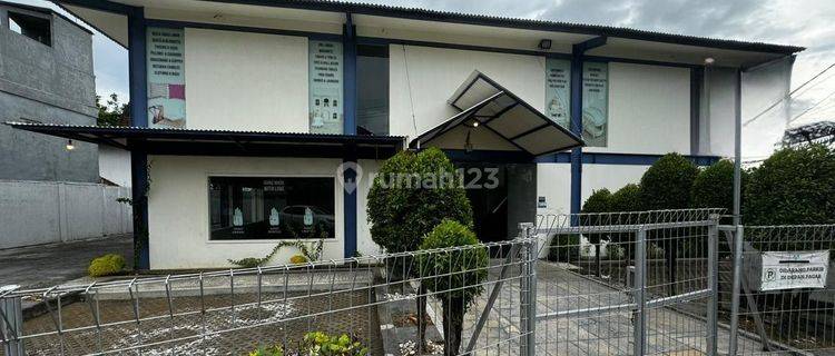 GEDUNG PERKANTORAN, GUDANG, OFFICE EX SHOWROOM KEROBOKAN SEMINYAK 1