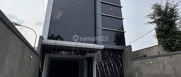 Gedung Kantor 4 Lantai Kondisi Baru Di Area Cawang Dekat Dengan UKI 1