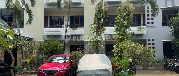 For Sale. Luxury 3-Story Boarding House with 48 Rooms in Kuningan, Setia Budi, South Jakarta. 1