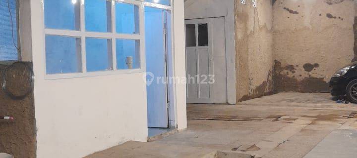 Rumah Bagus Siap Huni Semi Furnished SHM di Cilaki, Bandung 1