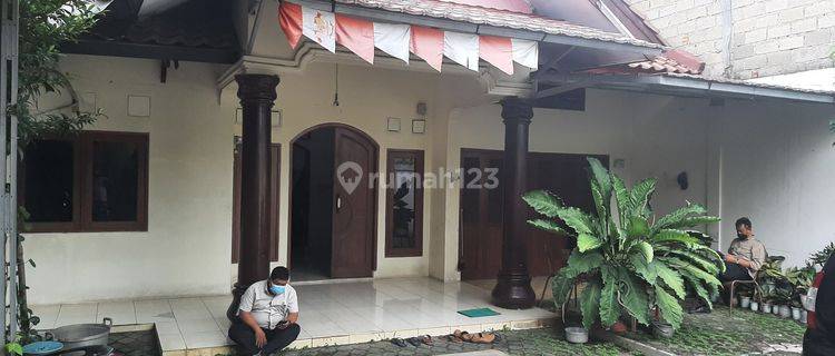 Dijual Cepat & Murah 1 Paket Rumah & Tanah Lt/611m² Dengan Lokasi Sangat Strategis Di Mencong Ciledug 1