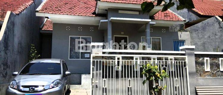 Rumah Indah dan Menarik di Perumahan Graha Dewata 1