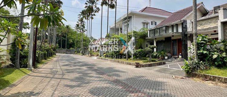 Rumah Full Furnish Ada Kolam Renang Di Lembah Dieng Malang 1