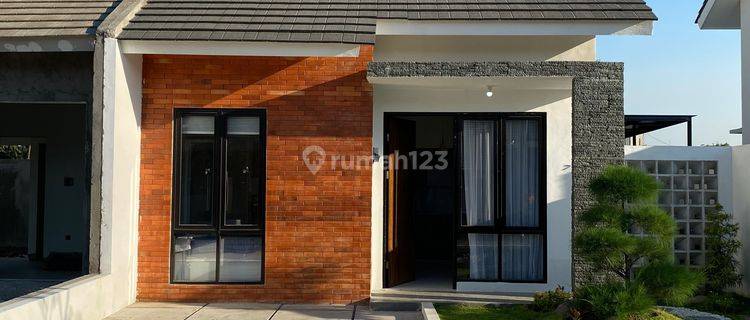 Rumah Mewah 1 Lantai Dengan Luas 100m2. 0 Jl. Provinsi  1