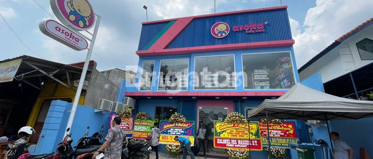Strategic productive 3-story roadside shop-house in Graha Raya. 1
