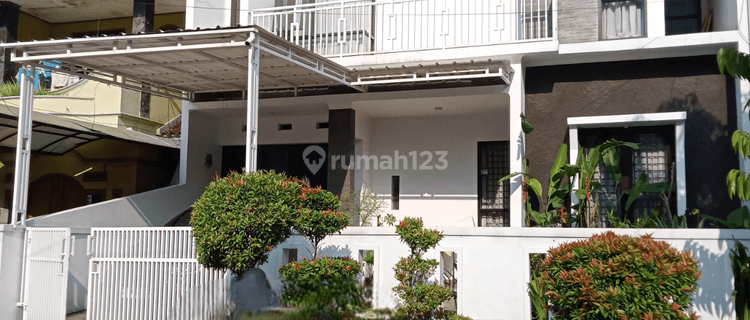 Dijual Rumah Minimalis 2 Lantai Dalam Komplek Istana Kawaluyaan 1