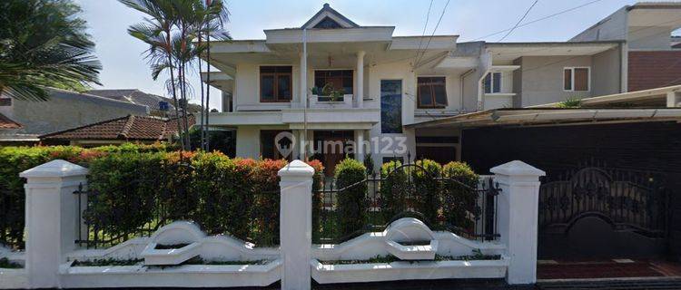 Dijual Cepat Rumah Murah Semi Furnished Strategis Lt 427 M² 1