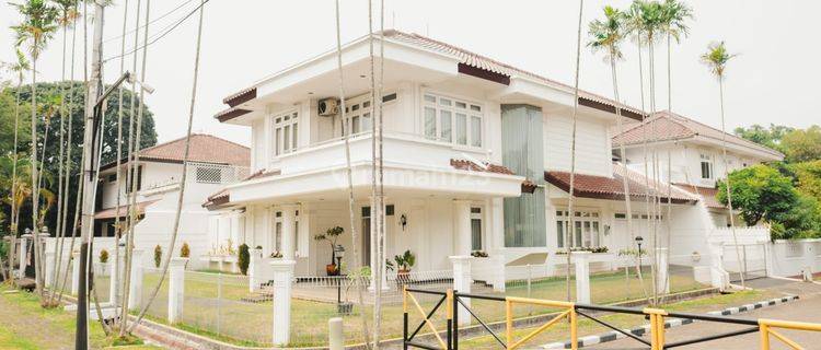 Rumah Hook Lokasi Sangat Strategis Sudah Full Furnish  1