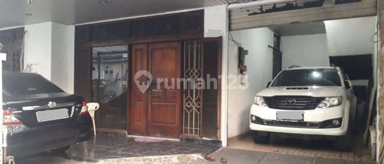 Cideng. Rumah Lebar 10x22 3 Lantai SHM dekat Tomang 1