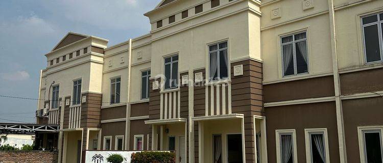 Dijual Rumah Di Komplek Taman Palem Mas 1